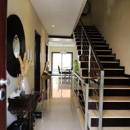 With 3 Bedrooms In With Furnished Terrace And Wifi 500 M From The Beach Appartement *