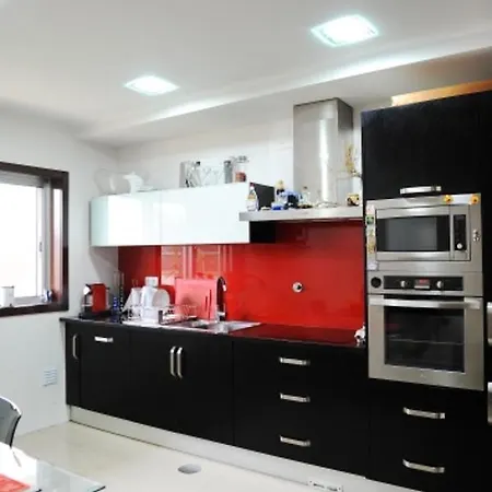 With 3 Bedrooms In With Furnished Terrace And Wifi 500 M From The Beach Appartement *