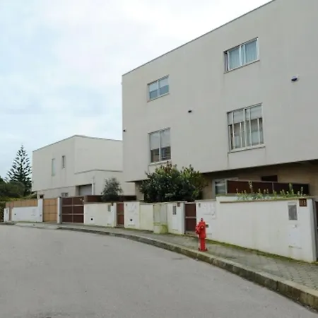 With 3 Bedrooms In With Furnished Terrace And Wifi 500 M From The Beach