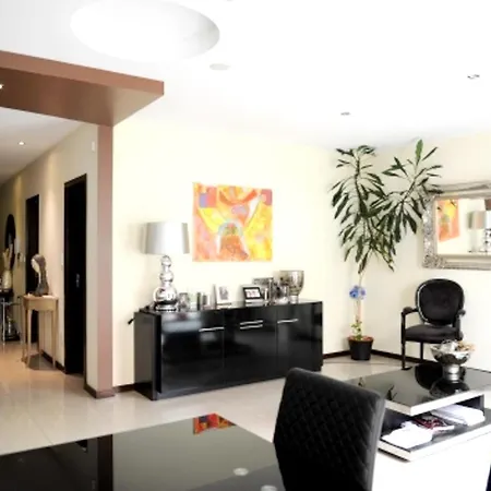 With 3 Bedrooms In With Furnished Terrace And Wifi 500 M From The Beach Appartement São Félix da Marinha